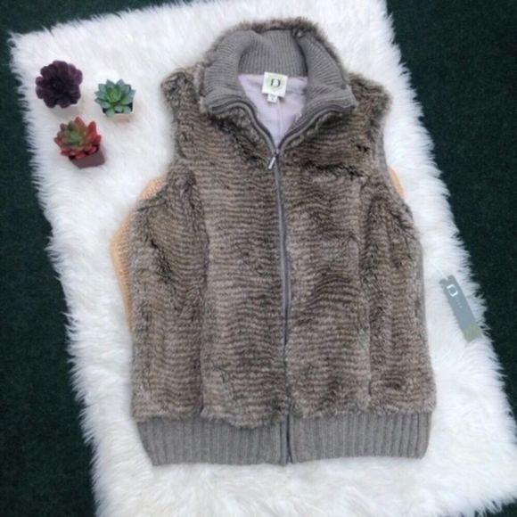 Faux Fur Vest NEW - Picture 2 of 10